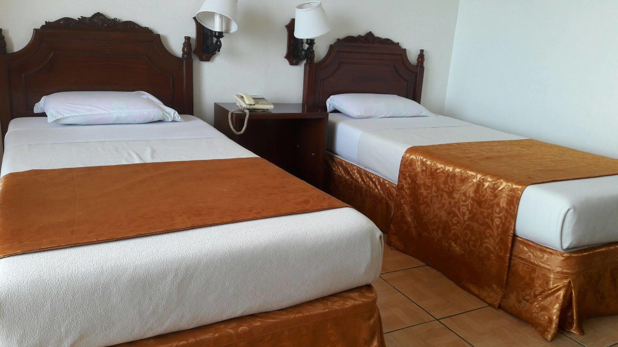 Don Felipe Hotel Ormoc Zewnętrze zdjęcie